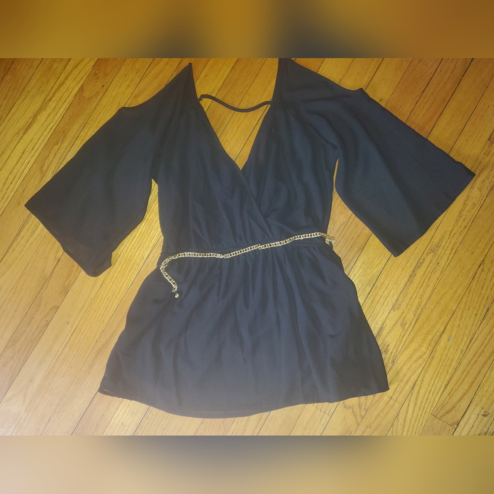 Cold shoulder top